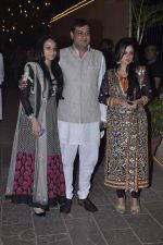 at Big B_s Diwali bash in Mumbai on 13th Nov 2012 (18).JPG